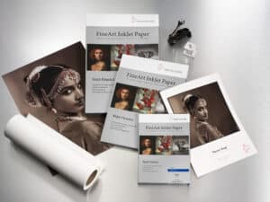 photographie montrant des échantillons de papier d'impression Fine Art